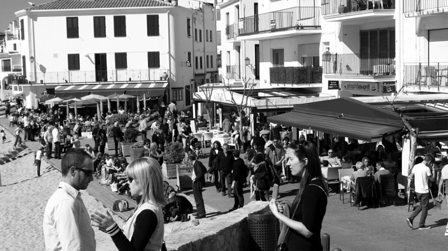 restaurant with patio and people